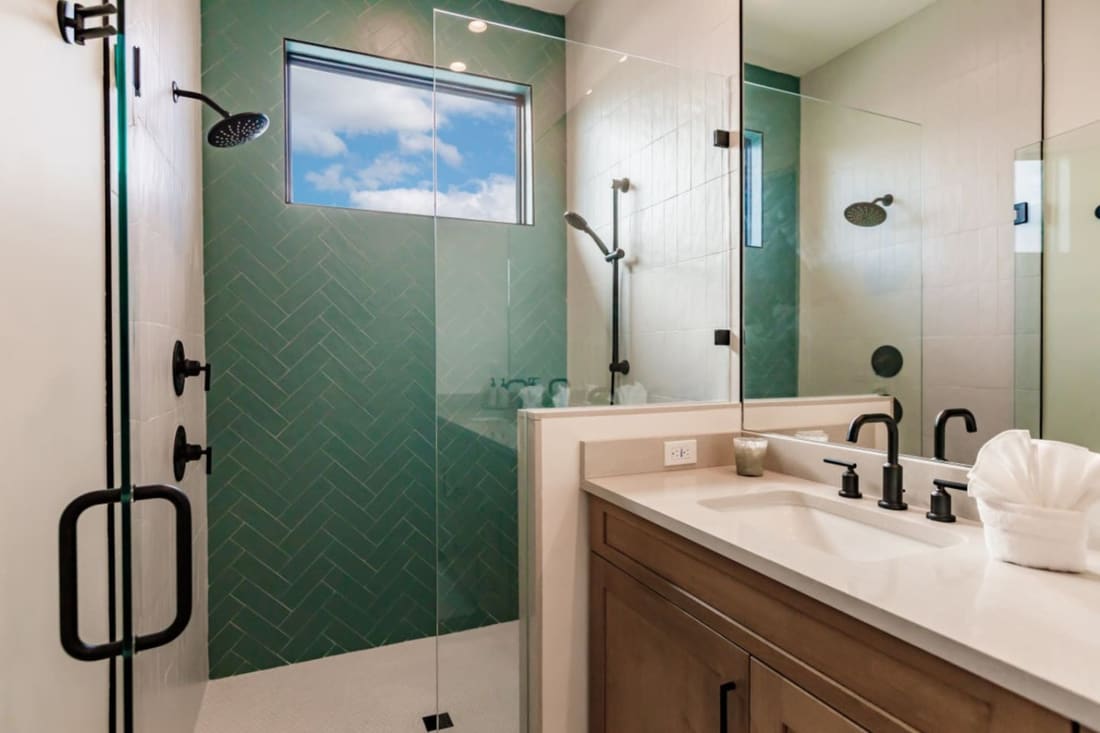 Coastal Elegance, inside photograph 6