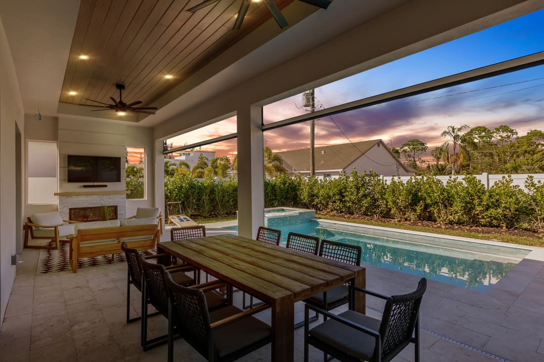 Luxe Coastal Getaway, property photograph 1