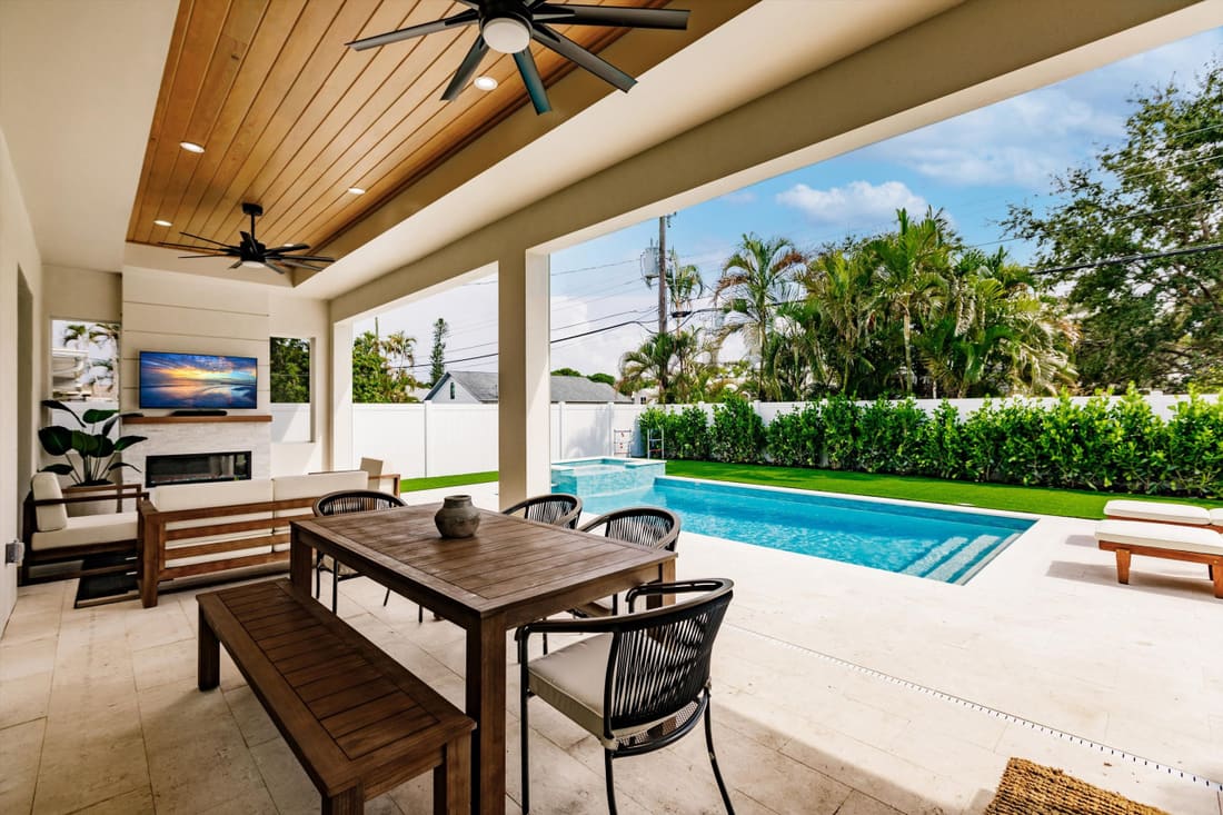 Paradise Cove, poolside photograph 1