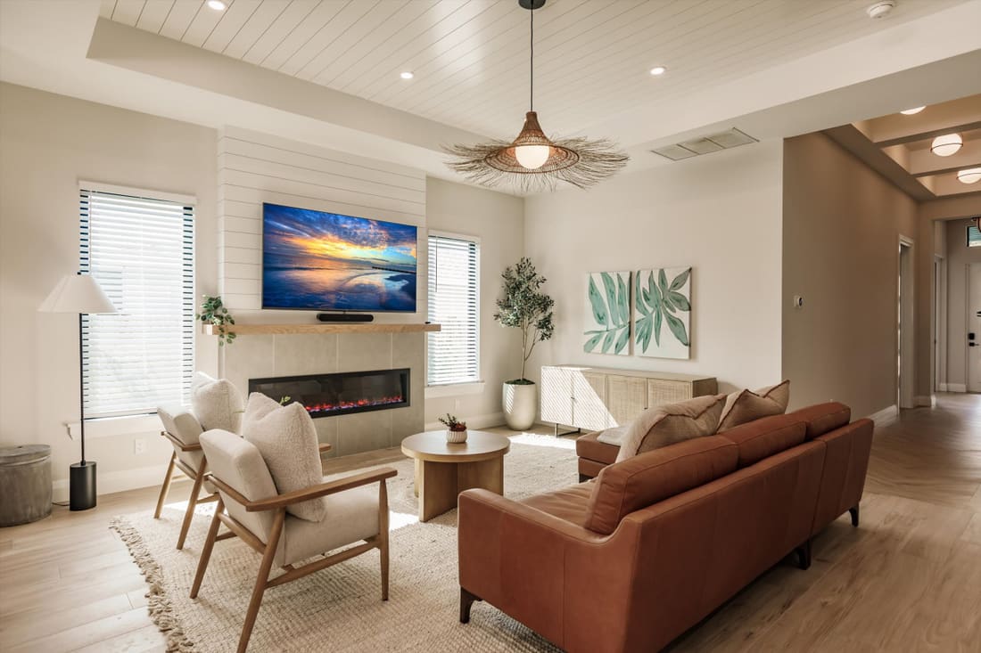 Paradise Cove, inside photograph 4