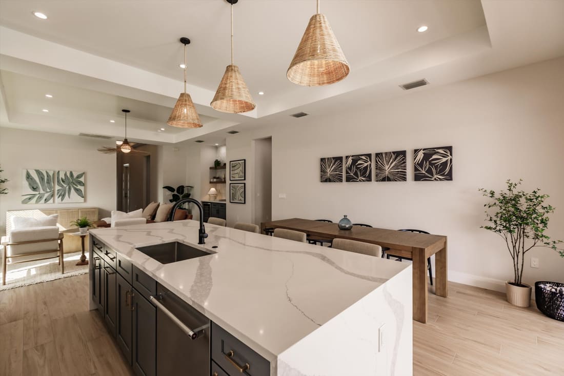 Paradise Cove, inside photograph 6
